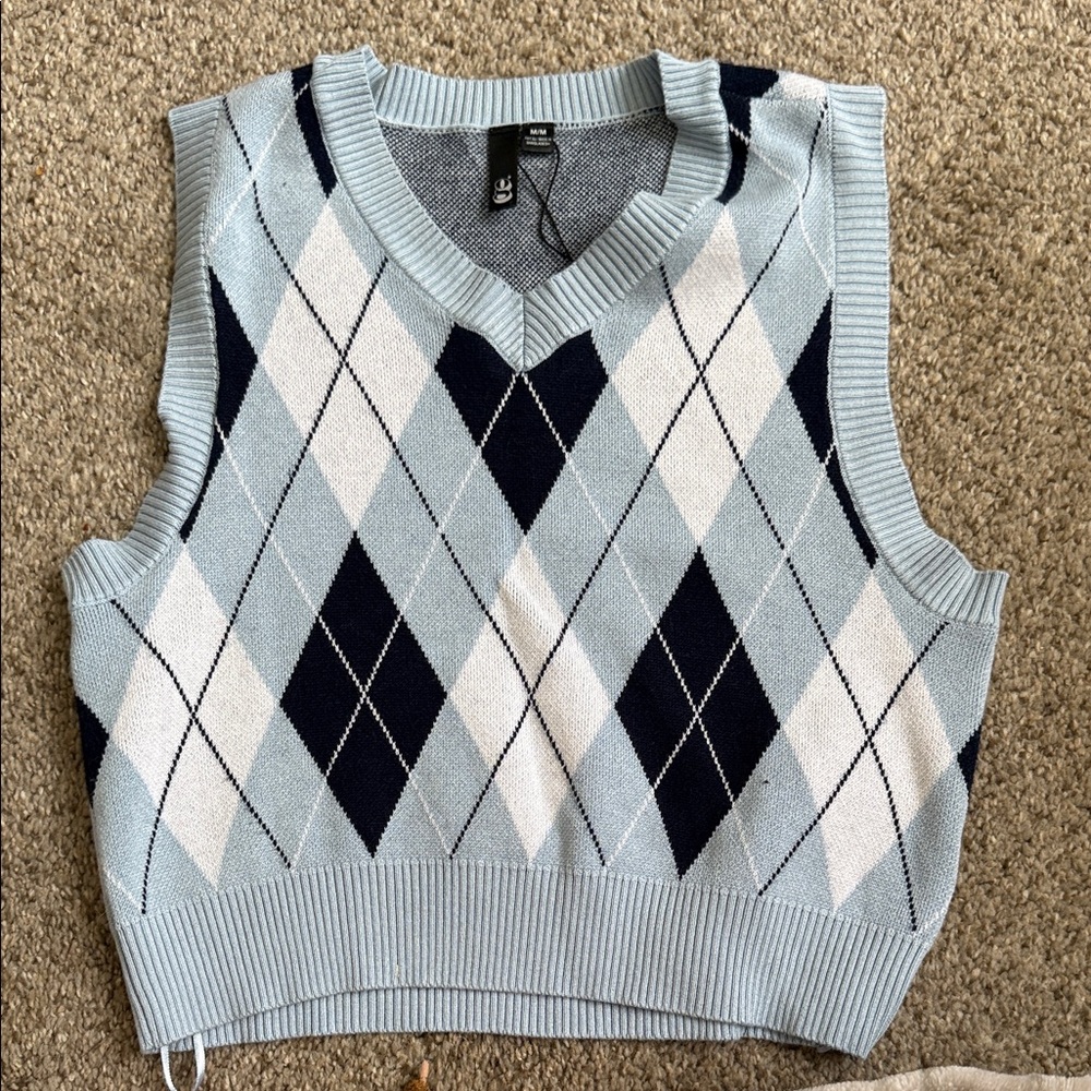 Argyle Patterned Sweater Vest - Light Blue and White